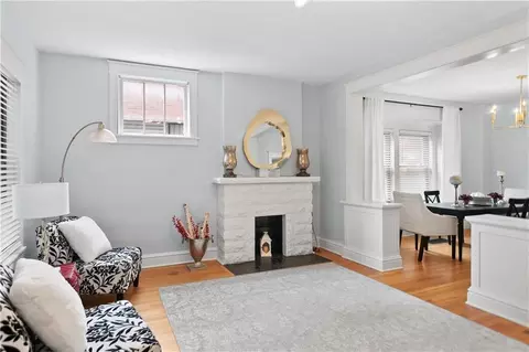 4004 Bell St, Kansas City, MO 64111