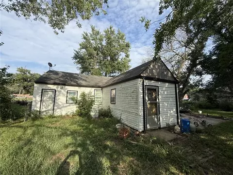 Exterior - 104 N Main St, Chilhowee, MO 64733 photo 2 of 2