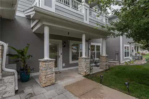 11721 S Roundtree St #103, Olathe, KS 66061