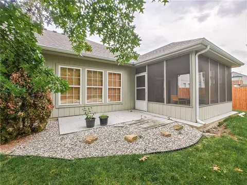 Exterior - 2425 NE Old Paint Rd, Lees Summit, MO 64086 photo 3 of 5