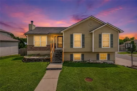 2021 Buckeye Ct, Excelsior Springs, MO 64024