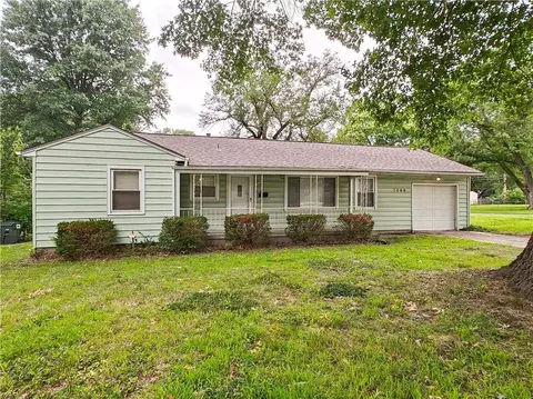 7200 Nall Ave, Prairie Village, KS 66208