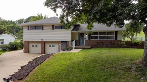 2212 N 33rd Ter, Saint Joseph, MO 64506