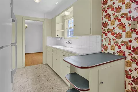 Kitchen - 10011 E 10009 E 35th Ter, Independence, MO 64052 photo 2 of 3