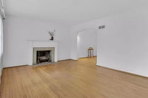 Living - 10011 E 10009 E 35th Ter, Independence, MO 64052 photo 1 of 4