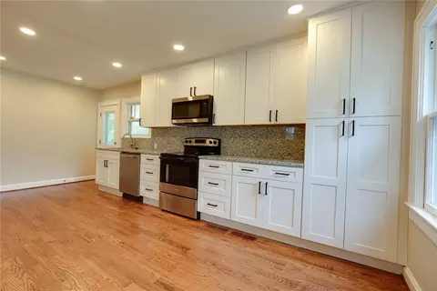 Kitchen - 714 E Gudgell Ave, Independence, MO 64055 photo 2 of 5