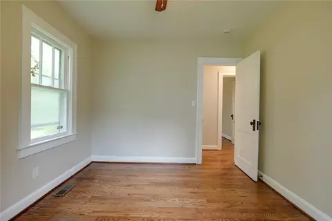 Bedroom - 714 E Gudgell Ave, Independence, MO 64055 photo 7 of 8