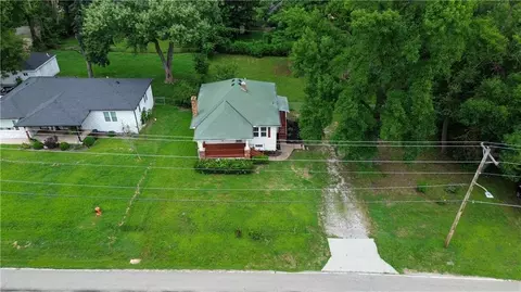 View/Area - 714 E Gudgell Ave, Independence, MO 64055 photo 2 of 2