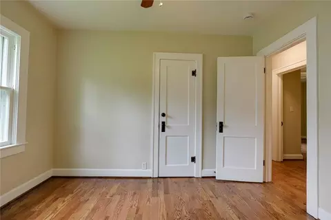 Bedroom - 714 E Gudgell Ave, Independence, MO 64055 photo 3 of 8