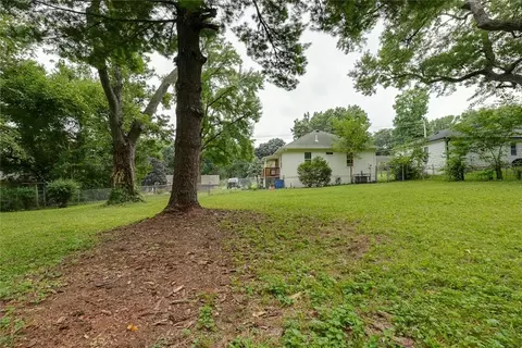 Exterior - 714 E Gudgell Ave, Independence, MO 64055 photo 6 of 8