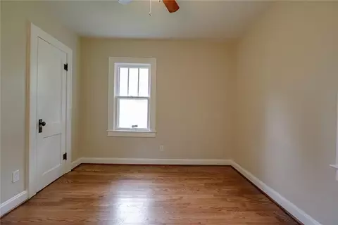 Bedroom - 714 E Gudgell Ave, Independence, MO 64055 photo 6 of 8