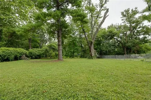 Exterior - 714 E Gudgell Ave, Independence, MO 64055 photo 4 of 8