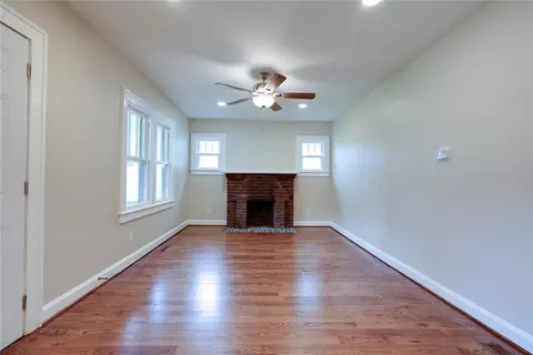 Living - 714 E Gudgell Ave, Independence, MO 64055 photo 1 of 2