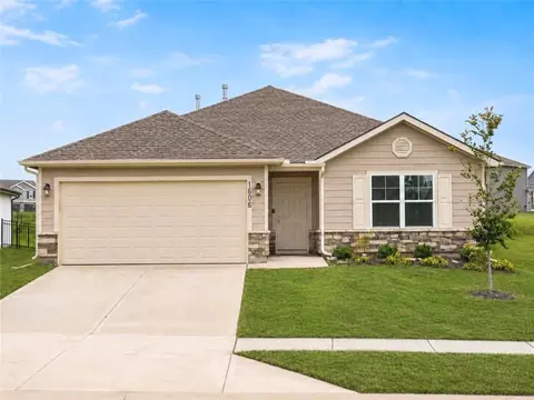1606 Maci Dr, Belton, MO 64012