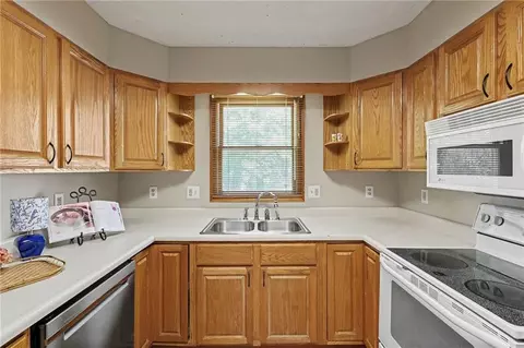 Kitchen - 17 Sandi Cir, Dearborn, MO 64439 photo 3 of 3