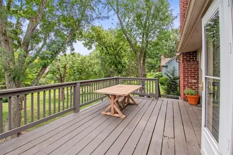 Exterior - 4524 NW Bramble Trl, Lees Summit, MO 64064 photo 5 of 9