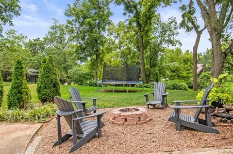 Exterior - 4524 NW Bramble Trl, Lees Summit, MO 64064 photo 7 of 9