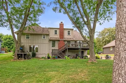 Exterior - 4524 NW Bramble Trl, Lees Summit, MO 64064 photo 6 of 9