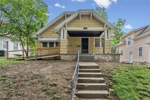 4219 Terrace St, Kansas City, MO 64111