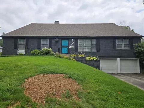 4835 NE Sherwood Dr, Kansas City, MO 64119