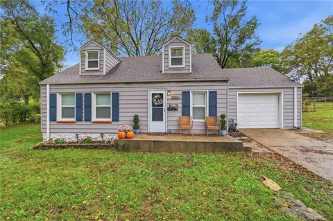 9028 Mcgee St, Kansas City, MO 64114