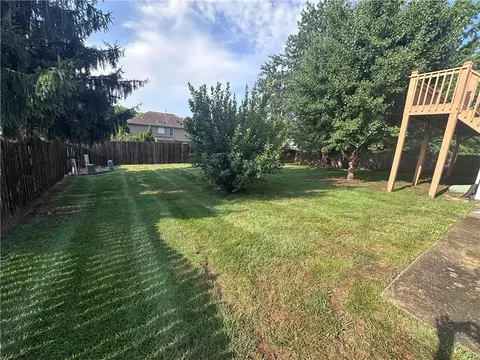 Exterior - 19009 E 34 St, Independence, MO 64057 photo 4 of 5