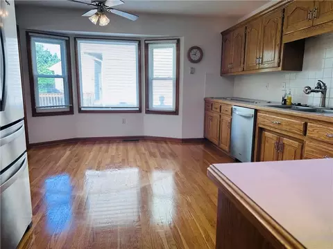 Kitchen - 19009 E 34 St, Independence, MO 64057 photo 4 of 5
