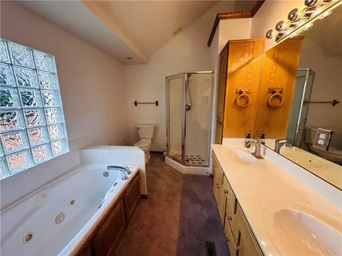 Bath - 19009 E 34 St, Independence, MO 64057 photo 1 of 4