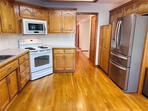Kitchen - 19009 E 34 St, Independence, MO 64057 photo 3 of 5