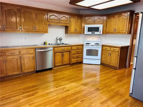 Kitchen - 19009 E 34 St, Independence, MO 64057 photo 1 of 5