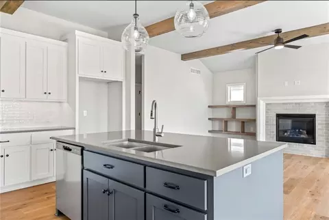 15446 W 161st St, Olathe, KS 66062