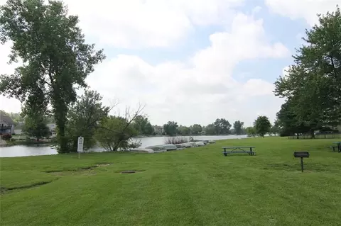 View/Area - 903 Silver Lake Cir, Raymore, MO 64083 photo 2 of 2