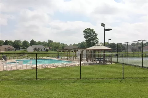 Exterior - 903 Silver Lake Cir, Raymore, MO 64083 photo 7 of 8