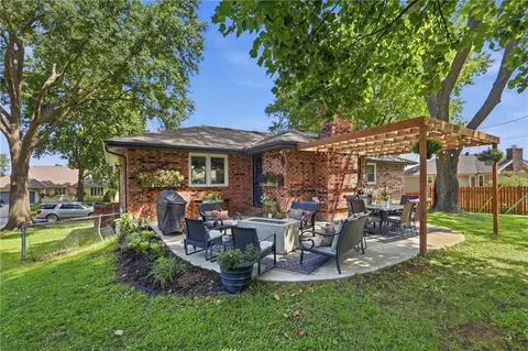 Exterior - 7705 E 127th St, Grandview, MO 64030 photo 4 of 7