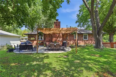 Exterior - 7705 E 127th St, Grandview, MO 64030 photo 5 of 7