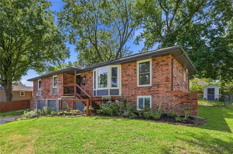 Exterior - 7705 E 127th St, Grandview, MO 64030 photo 2 of 7
