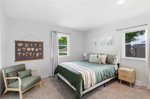 Bedroom - 7705 E 127th St, Grandview, MO 64030 photo 4 of 6