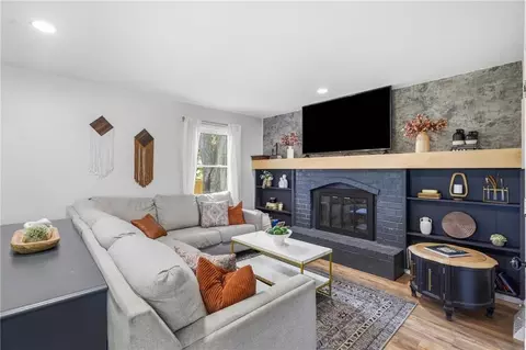 Living - 7705 E 127th St, Grandview, MO 64030 photo 5 of 6