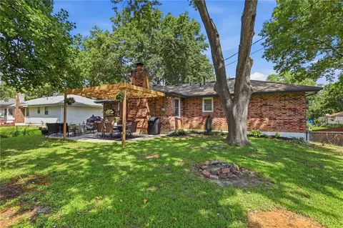 Exterior - 7705 E 127th St, Grandview, MO 64030 photo 6 of 7