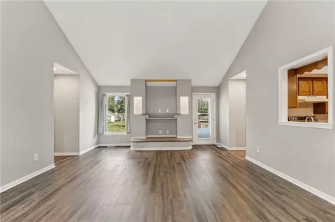 Living - 305 Elm St, Polo, MO 64671 photo 2 of 11