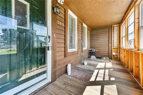 Exterior - 305 Elm St, Polo, MO 64671 photo 3 of 7