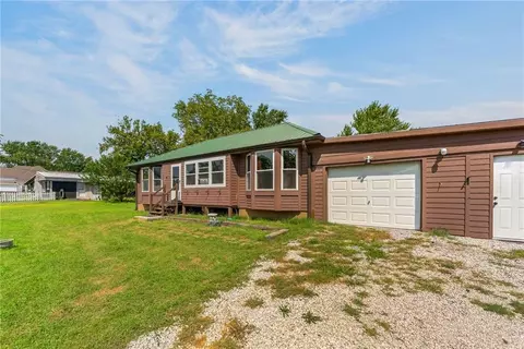 Exterior - 305 Elm St, Polo, MO 64671 photo 7 of 7