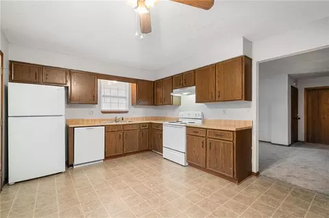 Kitchen - 2825 Tepee Ave, Independence, MO 64057 photo 1 of 2
