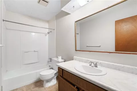Bath - 2825 Tepee Ave, Independence, MO 64057 photo 1 of 1