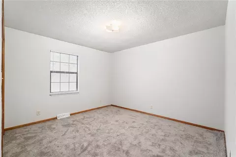 Bedroom - 2825 Tepee Ave, Independence, MO 64057 photo 3 of 4