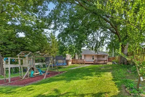 Exterior - 9304 E 27th St, Independence, MO 64052 photo 11 of 16