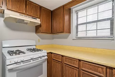 Kitchen - 2829 Tepee Ave, Independence, MO 64057 photo 4 of 4