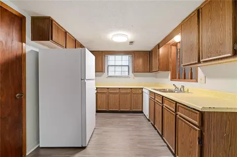 Kitchen - 2829 Tepee Ave, Independence, MO 64057 photo 2 of 4