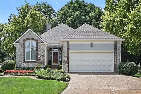 12620 Cedar St, Leawood, KS 66209