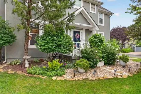 12424 Long St, Overland Park, KS 66213